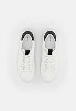 Pier One Unisexo Zapatillas - White Black 11 Pier One Unisexo Zapatillas - White Black -PIER ONE Ventas e9af590107f34102b6e7d896bf4f13f7