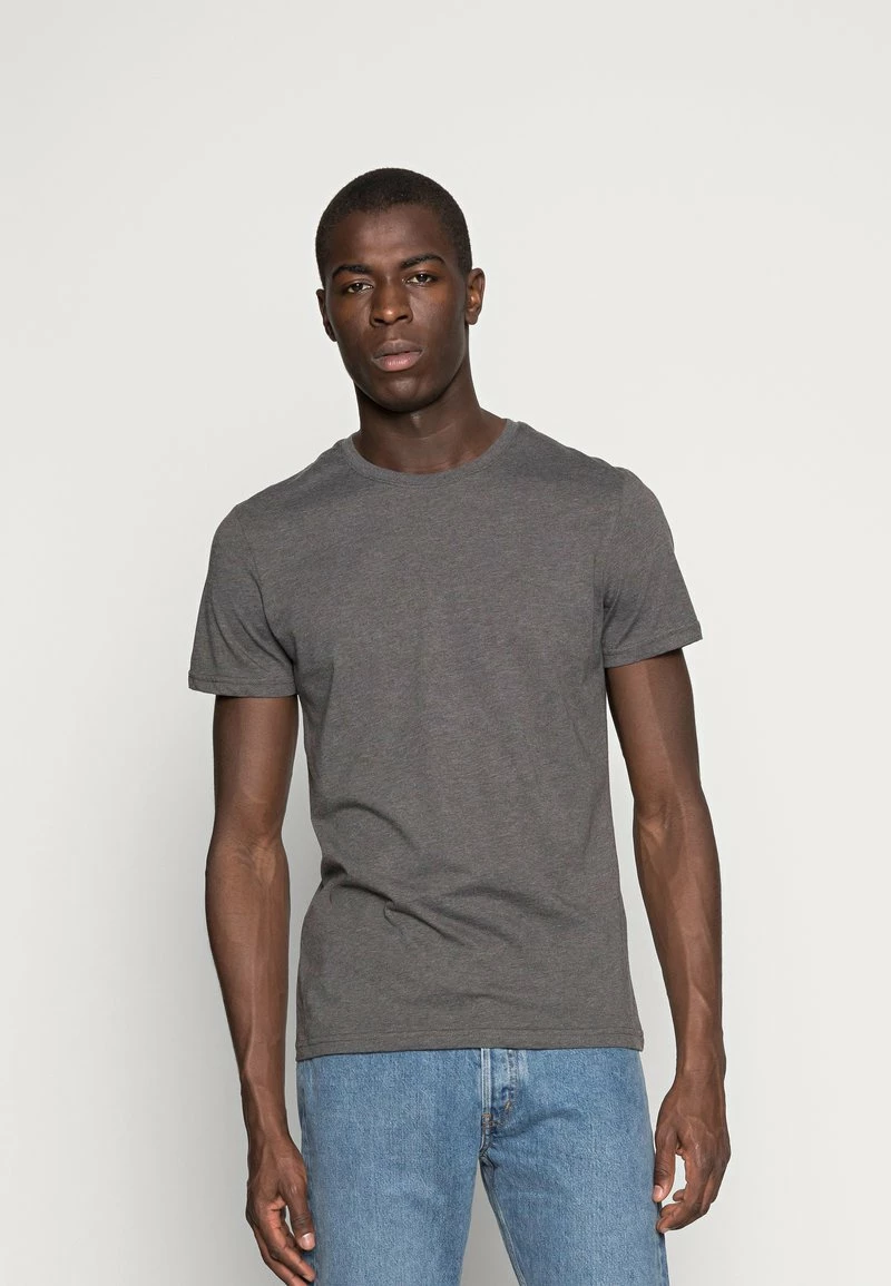 Pier One 3 PACK - Camiseta Básica - Black/grey/green, Hombre 7 Pier One 3 PACK - Camiseta Básica - Black/grey/green, Hombre - Imagen 5