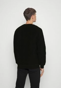 Pier One Hombre Forro Polar - Black -PIER ONE Ventas ef410f4084fb4f02a92b5fba1f8de101