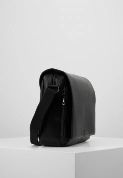 Pier One Hombre Bandolera - Black -PIER ONE Ventas f3a97f8095334be799fee0f3f2c1e5e0