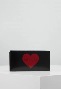 Pier One Hombre VALENTINES 3 PACK - Calcetines - Black/dark Red 10 Pier One Hombre VALENTINES 3 PACK - Calcetines - Black/dark Red -PIER ONE Ventas fb16f76355ea437886255903ec003a80